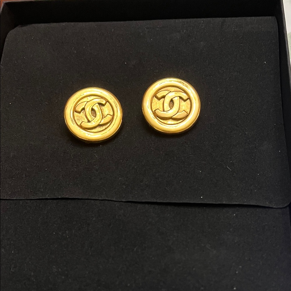 CHANEL Vintage GoldPlated  Logo Earrings